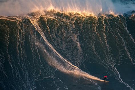 tudor nazare surfing challenge